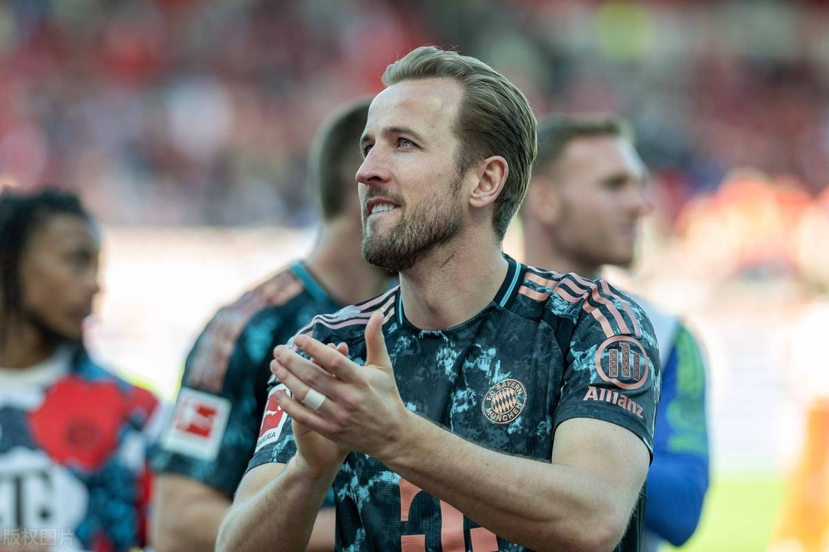 亚云体育app-关于出色防守引发热议!,凯恩在利物浦比赛中出色防守热度持续攀升的信息